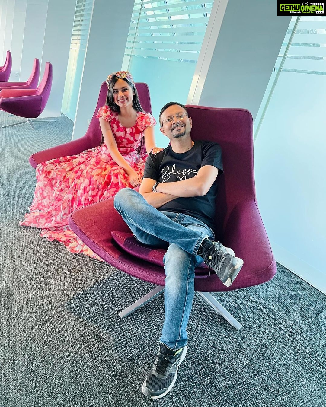 Nitanshi Goel Instagram - The most important life lesson I've learned: When all else fails, call Dad✌🏻💖 Happy Father's Day to the coolest dad on the planet! @nitingoeljii Thanks for always having my back, Daddy! I love you💕 . #happyfathersday #fathersday #fatherdaughter #daddyslittlegirl #nitingoel #nitanshigoel Fathers Day Special