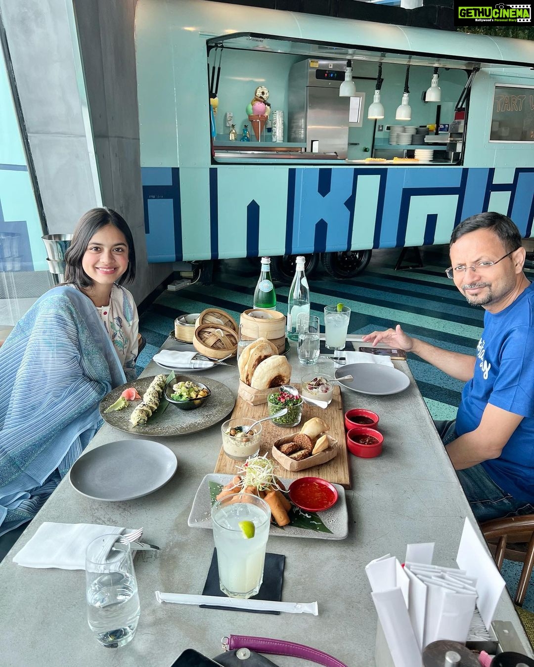 Nitanshi Goel Instagram - The most important life lesson I've learned: When all else fails, call Dad✌🏻💖 Happy Father's Day to the coolest dad on the planet! @nitingoeljii Thanks for always having my back, Daddy! I love you💕 . #happyfathersday #fathersday #fatherdaughter #daddyslittlegirl #nitingoel #nitanshigoel Fathers Day Special