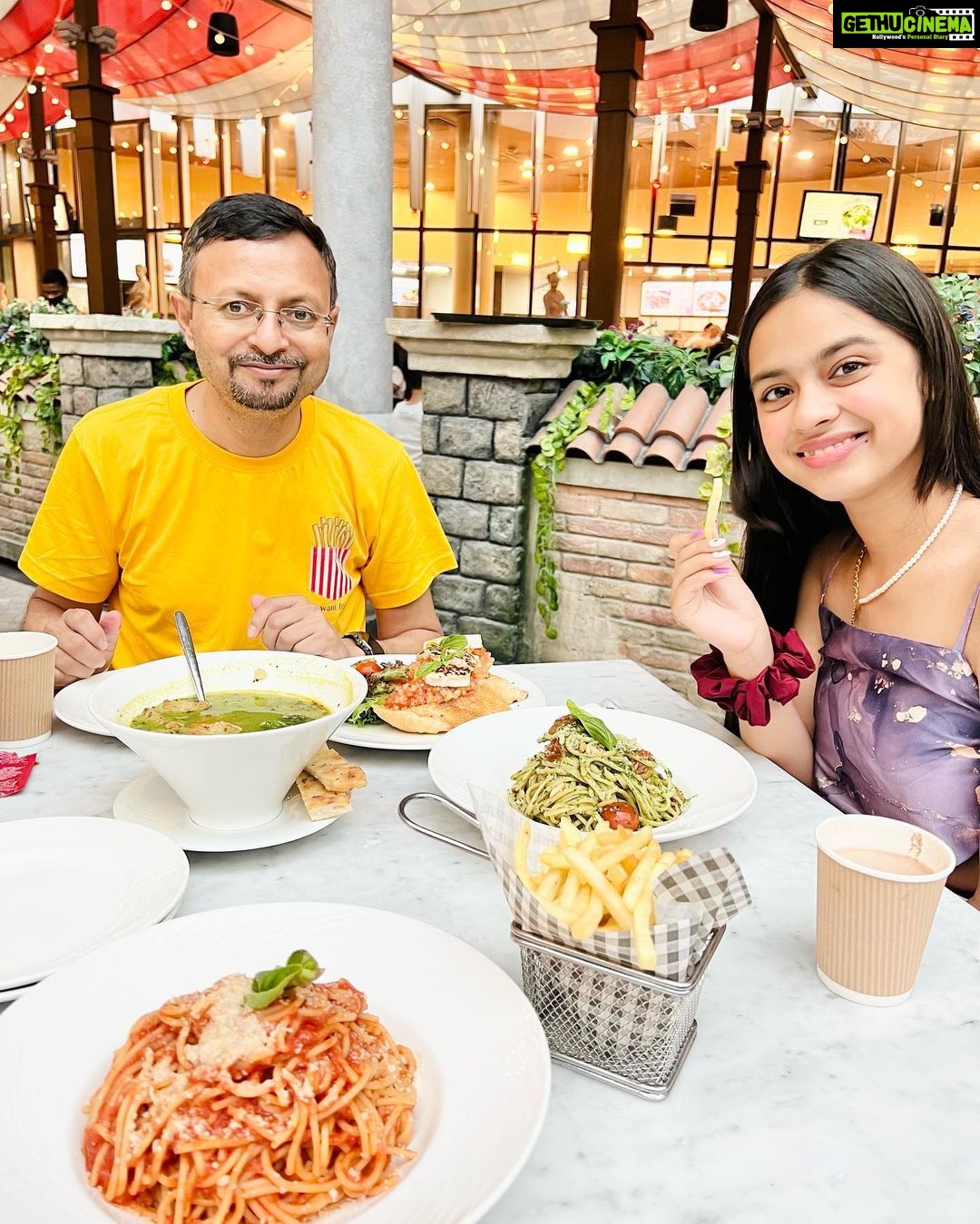 Nitanshi Goel Instagram - The most important life lesson I've learned: When all else fails, call Dad✌🏻💖 Happy Father's Day to the coolest dad on the planet! @nitingoeljii Thanks for always having my back, Daddy! I love you💕 . #happyfathersday #fathersday #fatherdaughter #daddyslittlegirl #nitingoel #nitanshigoel Fathers Day Special