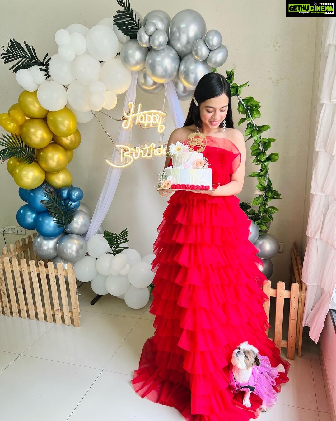 Nitanshi Goel Instagram - Happy 15th Birthday to me♥️✨ . 👗 @the_adhya_designer Event managed by @asquaremedia786 Decor- @all_grand_events 🎂@mariyams_cakery . #15thbirthday #happybirthday #nitanshigoel Its My Birthday