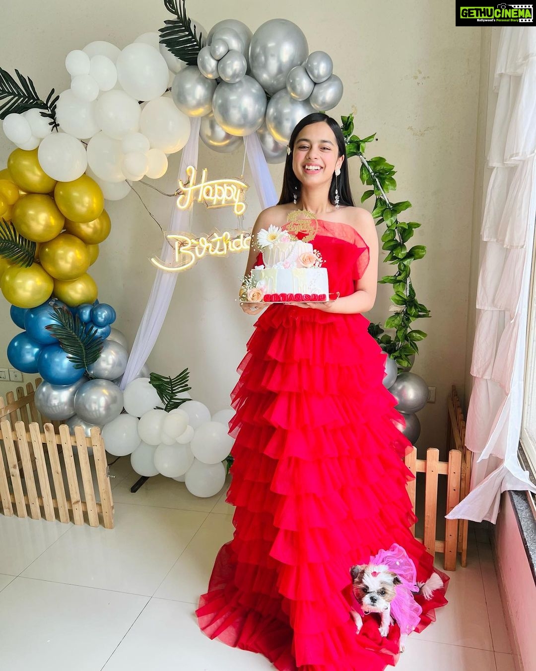 Nitanshi Goel Instagram - Happy 15th Birthday to me♥️✨ . 👗 @the_adhya_designer Event managed by @asquaremedia786 Decor- @all_grand_events 🎂@mariyams_cakery . #15thbirthday #happybirthday #nitanshigoel Its My Birthday