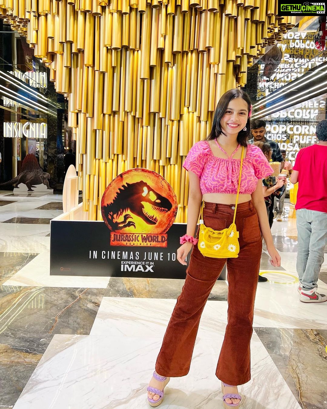 Nitanshi Goel Instagram - Premiere of #JurassicWorldDominion 🎬✨ . #nitanshigoel #nitanshians #screening #jurassicera #endofjurassicera