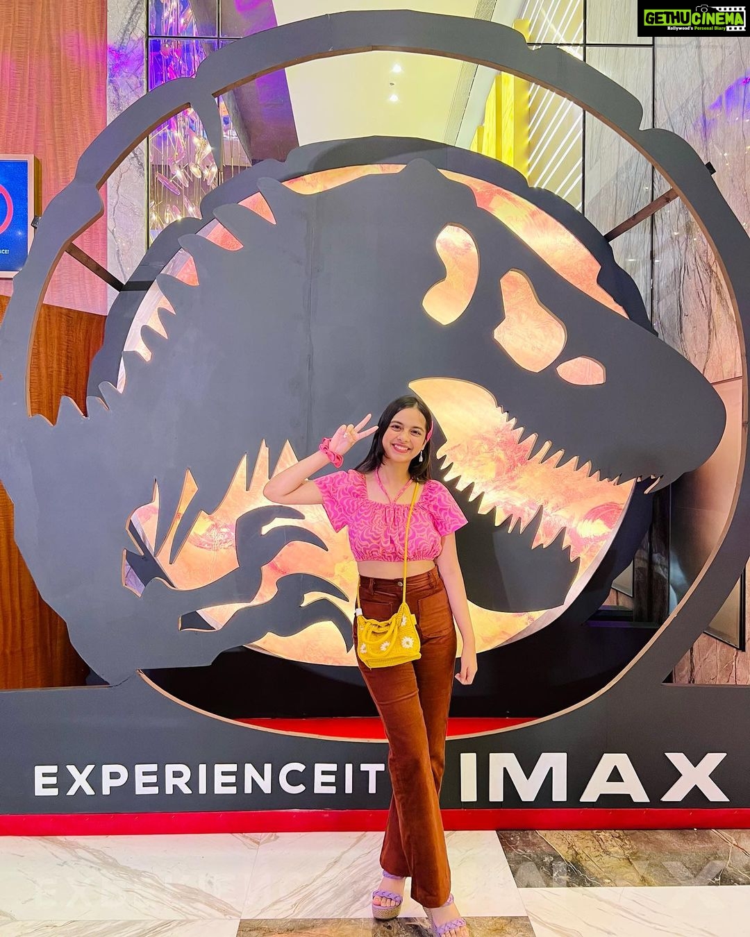 Nitanshi Goel Instagram - Premiere of #JurassicWorldDominion 🎬✨ . #nitanshigoel #nitanshians #screening #jurassicera #endofjurassicera