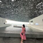 Nitanshi Goel Instagram - The girl next door 🦋 . #nitanshigoel #teenactress #model #abudhabi #travelphotography #nitanshians #laapataaladies #lostladies Louvre, Abu Dhabi