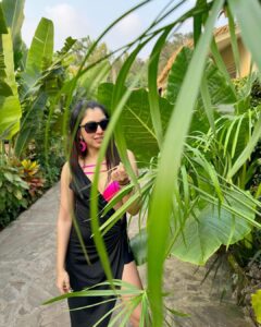 Niti Taylor Instagram - Hello December🌺