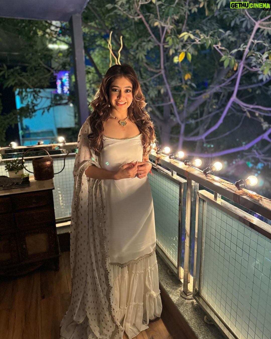 Niti Taylor Instagram - In the darkest moments, seek the spark within; for it's often in finding the light within ourselves that we illuminate the world around us.🤍🌟💫 #11:11 Outfit: @lavanyathelabel Brand Pr : @socialpinnaclepr x @styling.your.soul 📸 @aditiparbhoo
