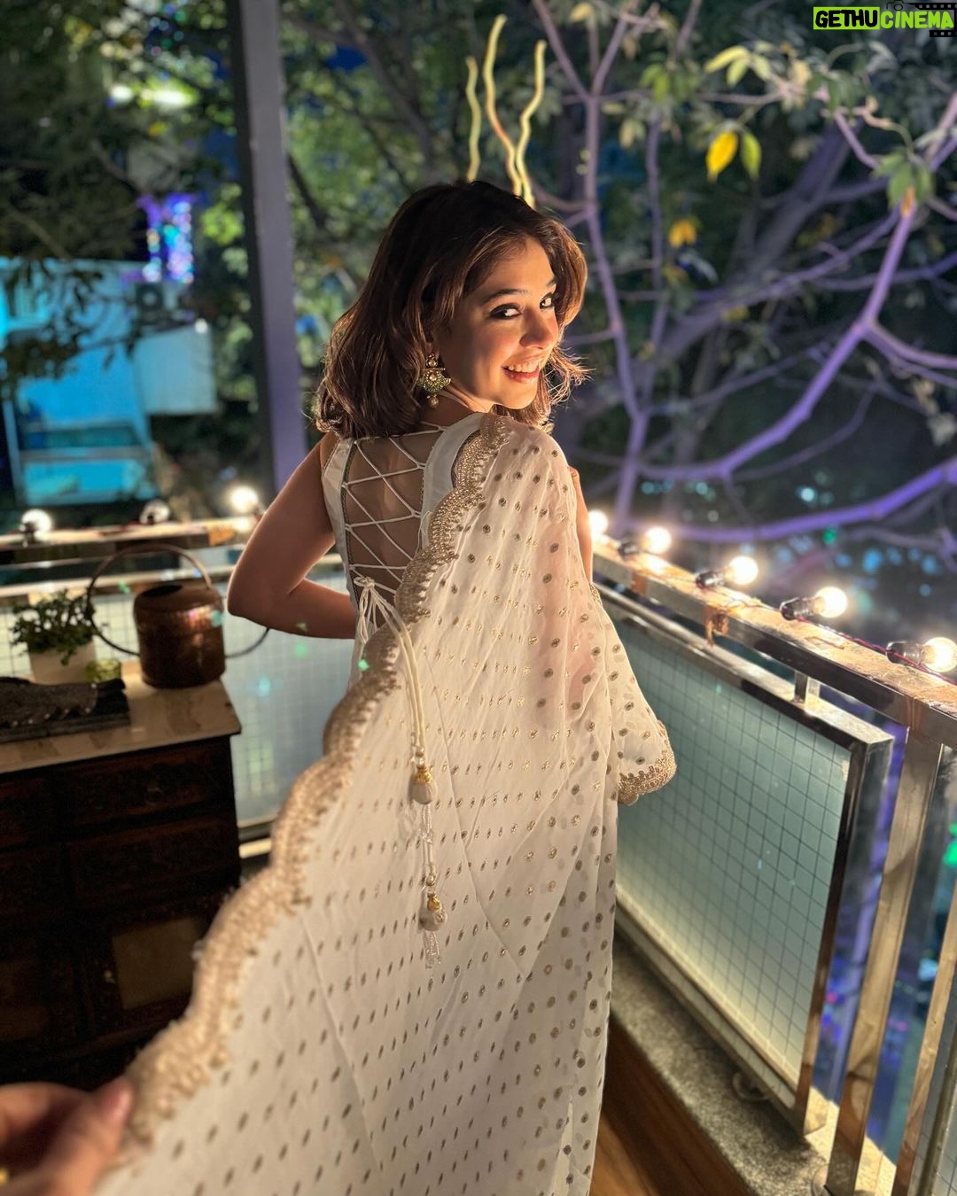 Niti Taylor Instagram - In the darkest moments, seek the spark within; for it's often in finding the light within ourselves that we illuminate the world around us.🤍🌟💫 #11:11 Outfit: @lavanyathelabel Brand Pr : @socialpinnaclepr x @styling.your.soul 📸 @aditiparbhoo
