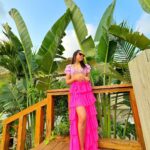 Niti Taylor Instagram - Pocket full of pink hearts 💕 Outfit @leaclothingco