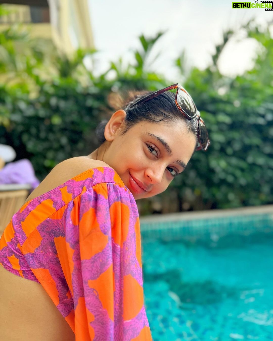 Niti Taylor Instagram - Splish, splash, and summer smiles! ☀️🏊♀️ #PoolsideParadise