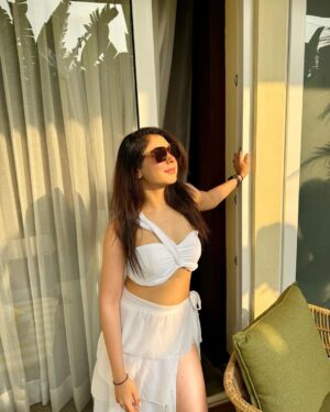 Niti Taylor Instagram - Under the sun's gentle caress ☀️💖

#sunkissed 

📍 @romeolanetheboutiqueresort 
Outfit @itgirl_love