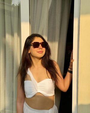 Niti Taylor Instagram - Under the sun's gentle caress ☀️💖

#sunkissed 

📍 @romeolanetheboutiqueresort 
Outfit @itgirl_love