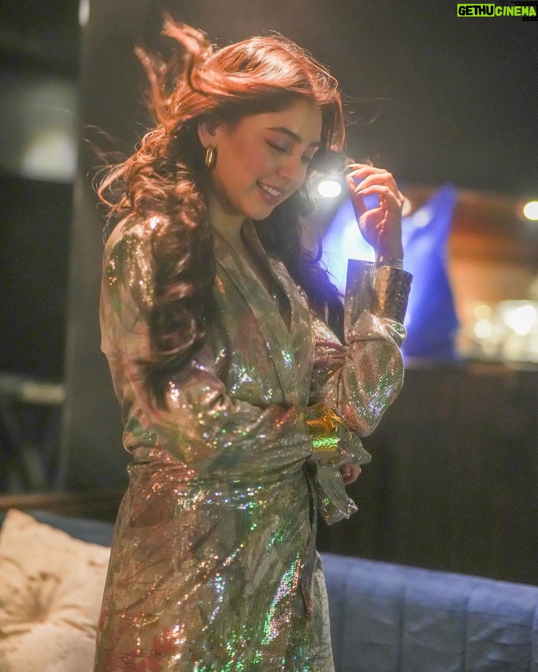 Niti Taylor Instagram - Cherish your own reflection in the mirror of self-love; in the end, it's the most beautiful connection you'll ever nurtuređź’• Outfit @mandirawirkhq Styled by @stylingbyvictor @sohail__mughal___ Assisted by @styleby_antara @janvijain123 Makeup @dishisanghvii , @yashikajain._ Hair @faces_by_sarahh Jewellery @anantayabymani