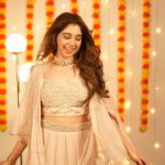 Niti Taylor Instagram - Happy Diwali ✨🪔 See the light in Each Other, Be the light for Each Other! Wishing you all endless Happiness & Joy! 🪔✨💫 Outfit @labeljadebyashima x @vblitzcommunications