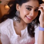 Niti Taylor Instagram - Here’s my rendition of Rani from my all-time favourite movie, “Rocky Aur Rani ki Prem Kahani”! 😍 What I absolutely adored about this ensemble was the @Gocolors🌈 Shiny Palazzo. They are the perfect pants for this festive season to add a shine to your look ✨✨ Believe me, the fabric of these Palazzos is incredibly comfortable, and breathable, and they exude a stylish charm! 😍😍