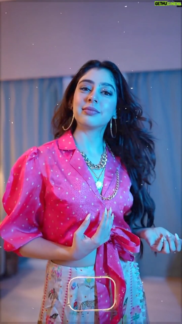 Niti Taylor Instagram - Dancing through lifeโs twists and turns because every day is a new adventure! ๐๐บ๐ #lifestooshort Outfit @theboozybutton ๐ฅ @rohitgaikwadfilms #trendingreels #reelitfeelit #instagramreels #reelsinstagram #reelsvideo #mrlovalova