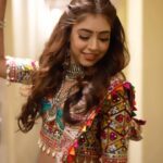 Niti Taylor Instagram – May this Navratri be a time of joyous Garba and Dandiya dances, as you gather with loved ones to celebrate the divine presence of Durga Ma during puja. May her blessings fill your life with strength, prosperity, and happiness. Happy Navratri! 🌼🙏🕉️

Looking 😍in  @iamkenferns 

#happynavratri