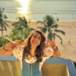 Niti Taylor Instagram - ☀️Pocket-sized sunshine for a gloomy day☀️