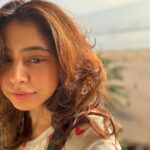 Niti Taylor Instagram – ☀️Pocket-sized sunshine for a gloomy day☀️