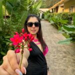 Niti Taylor Instagram - Hello December🌺