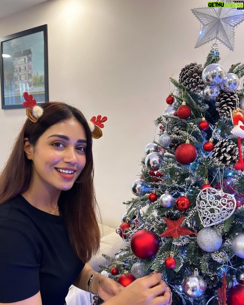 Nivetha Pethuraj Instagram - Merry Christmas y’all🎄 .. Super grateful for everything this year.