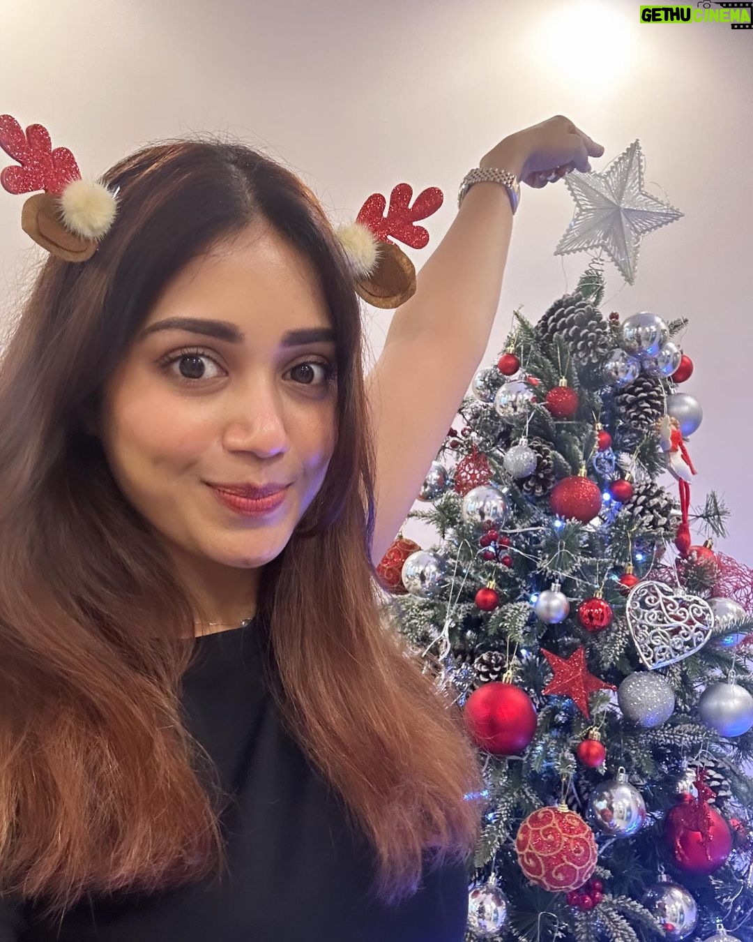 Nivetha Pethuraj Instagram - Merry Christmas y’all🎄 .. Super grateful for everything this year.