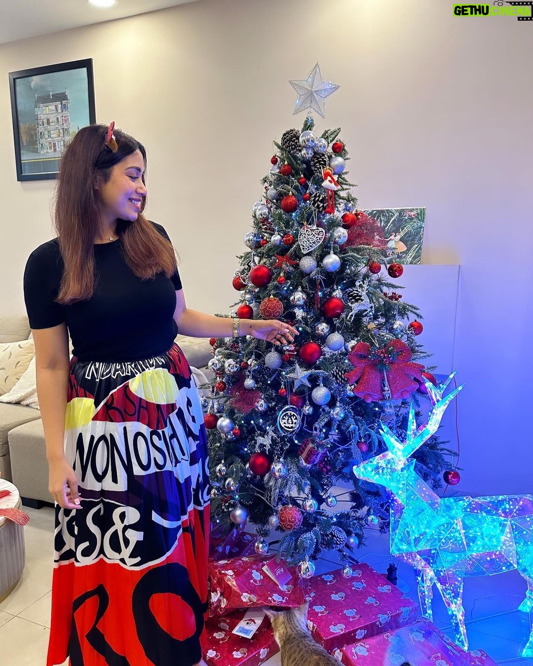 Nivetha Pethuraj Instagram - Merry Christmas y’all🎄 .. Super grateful for everything this year.