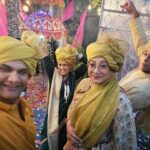 Niyati Joshi Instagram – We just know how to entertain ourselves when it comes to some Madness on set .😀
Life is all about living and enjoying  these small moments .
#yrkkh #yrkkhfun #goenkas #swarnaswag #actor #niyatijoshi