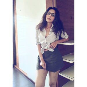 Niyati Joshi Instagram - #photooftheday #actor #niyatijoshi