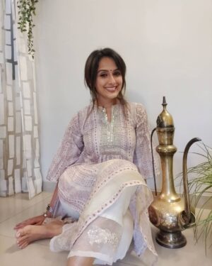 Niyati Joshi Instagram - Wearing @varanga_official 
Stylist @styling.your.soul 
#collaboration #salwarsuit #indian #actor #niyatijoshi