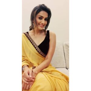Niyati Joshi Instagram - #happysunday #actor #niyatijoshi #photooftheday