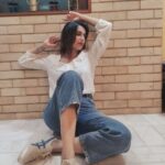 Niyati Joshi Instagram – #bluedenims #whitetop #alltimefavourite #actor #niyatijoshi