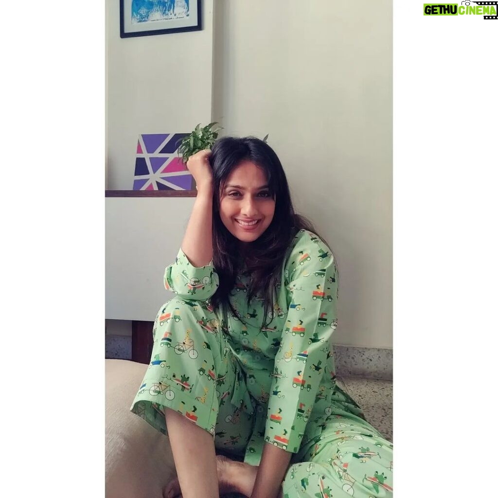 Niyati Joshi Instagram - Wearing @cotcloclothing Styled by @styling.your.soul #photooftheday #lookoftheday #pyjama #actor #niyatijoshi