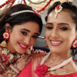 Niyati Joshi Instagram - After my last shot with shivangi , I just told her I am not giving you any send off, as I hate good byes. Just hug the way we normally do and we ended it on saying SEE YOU SOON ❤️ Today marks the end of #KAIRA AND #KAIRAT. Last couple of days we really bonded a lot , I will miss those endless chats ,our nykaa shopping conversations 😀 and many many more such things . You were always very sincere and dedicated towards your work and that is what, what's got you here today . Keep shining the way you always do and there are many more big achievements to be added in your kitty of success. All the best my Girl ! @shivangijoshi18 😘😘😘 Will Miss you (Always just a call away ) #yrkkh #hategoodbyes #bond #actor #niyatijoshi