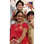 Niyati Joshi Instagram - I never thought I would get tears in my eyes when he held the Mike for the last time on the sets of yrkkh. You will be immensely missed @khan_mohsinkhan . Wish you loads of love and luck for your future projects and I hope we cross paths again ,but this time you playing my elder brother 😂😂 And to talk about my reel partners @aarambh.trehan @siddharth_actor_official , my reels will be incomplete without these two . My morning routine of checking your nails , hitting aarambh on his hand (he has a habit of chewing on his lips ) 😀,Siddharths infinite times of wishing good morning in his squeeky voice all will be missed . #yrkkh #yehrishtakyakehlatahai #costars #willbemissed #actor #niyatijoshi