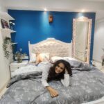 Niyati Joshi Instagram - This Valentines Day, I decided to pamper myself by getting the most comfortable bed linens from @layerssmartbedding Because on the day of love one should always remember that self love is the best kind of love @alphabetmedia #collaboration #comforter #bedsheets #comforterset #actor #niyatijoshi #selflove