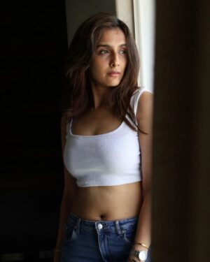 Niyati Joshi Instagram - No make up series !!! 
Shot by @creativecaptuers01

#naturallightphotography #nomakeup #keepitreal #actor #niyatijoshi