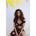 Niyati Joshi Instagram - No make up series All pics shot in natural light Shot by @creativecaptuers01 #nomakeup #naturallightphotography #actor #niyatijoshi