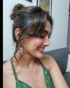 Niyati Joshi Instagram - Styled by @darshimehtaa
Outfit - @upgradebya
Accessories- @miranabymegha @affiliates_pr
Bag - @oceana_clutches
Hair @nusrat2700