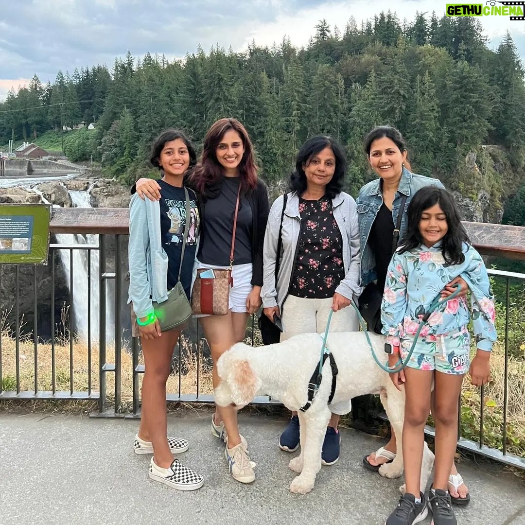 Niyati Joshi Instagram - Happy mother's day Aai and didi !!! #mothersday #aai #unconditionallove #actor #niyatijoshi