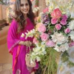 Niyati Joshi Instagram – Pink it out !!! 💗

#wedding #mereyaarkishaadihai #actor #niyatijoshi