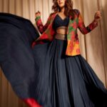 Nupur Sanon Instagram - 🦋❤️ Outfit- @tussah_siddhishah Jewellery- @vasundharajewelry @silverstreakstore Styled by - @sukritigrover Styling Team- @vanigupta.23 @bitofbash @harshitadaga01 HMU- @makeupbydevanshii 📸- @pixel.exposures