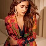 Nupur Sanon Instagram - Hi💙💛🧡💚🖤♥️💜 • Outfit- @tussah_siddhishah Jewellery- @vasundharajewelry @silverstreakstore Styled by - @sukritigrover Styling Team- @vanigupta.23 @bitofbash @harshitadaga01 HMU- @makeupbydevanshii 📸- @pixel.exposures