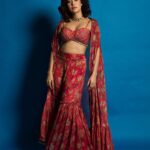 Nushrratt Bharuccha Instagram - Striking a pose 👯‍♀️ Outfit : @sandhyashah.shah Jewellery : @minerali_store Styled by : @samidha.wangnoo Style team : @gaurii77 HMU @simua_996 @cheemabaljit2