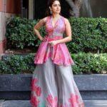 Nushrratt Bharuccha Instagram – Location Change, day change.. 
Easy Breezy Tuesday now.. 💁🏻‍♀️

Outfit: @rajiramniq 
@vandafashionagency 
Jewellery: @karnikajewelshyd @spiffypublicrelations 

Style by : @samidha.wangnoo 
Style team : @ritika.kishnani @yashtikaasharmaa 

Make up : @vardannayak 
Hair by : @ashwini_hairstylist 
📸 : @lakshaysachdevaphotography