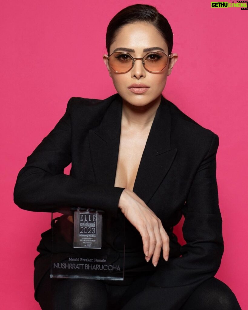 Nushrratt Bharuccha Instagram - Mould Breaker of the Year! And that’s how you Graduate! #ELLEGraduates2023 Thank you @elleindia for this much coveted title! Makes me feel really special! Outfit & shoes : @maisonvalentino 🕶️ : @dgtopticians @maisonvalentino Styled by : @samidha.wangnoo HMU by : @divyashetty_ @cheemabaljit2 📸 : @miteshsphotography
