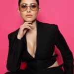 Nushrratt Bharuccha Instagram - 🖤 Outfit & shoes : @maisonvalentino 🕶️ : @dgtopticians @maisonvalentino Styled by : @samidha.wangnoo Glam team : @divyashetty_ @cheemabaljit2 📸 : @miteshsphotography