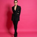 Nushrratt Bharuccha Instagram - 🖤 Outfit & shoes : @maisonvalentino 🕶️ : @dgtopticians @maisonvalentino Styled by : @samidha.wangnoo Glam team : @divyashetty_ @cheemabaljit2 📸 : @miteshsphotography