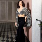 Nushrratt Bharuccha Instagram - Checked all the boxes ☑️ Outfit: @kamaalicouture Jewellery: @goldenwindow Styled by : @samidha.wangnoo Style team : @gaurii77 @mayzaideh_khalid Glam team : @simua_996 @cheemabaljit2 Photographer: @rushstudioz