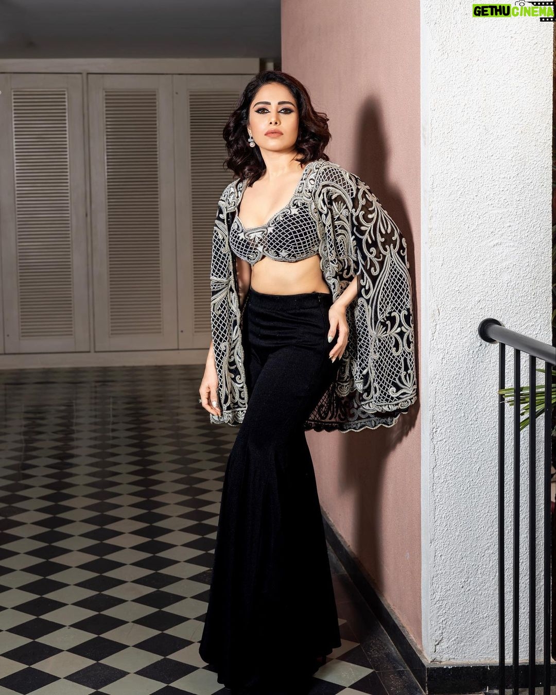 Nushrratt Bharuccha Instagram - Checked all the boxes ☑️ Outfit: @kamaalicouture Jewellery: @goldenwindow Styled by : @samidha.wangnoo Style team : @gaurii77 @mayzaideh_khalid Glam team : @simua_996 @cheemabaljit2 Photographer: @rushstudioz