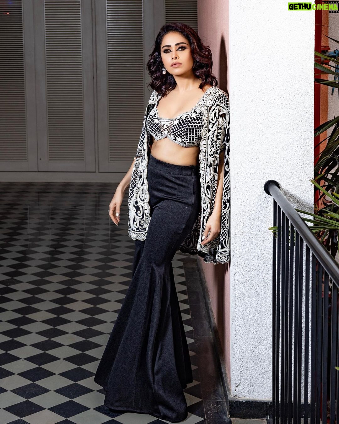 Nushrratt Bharuccha Instagram - Checked all the boxes ☑️ Outfit: @kamaalicouture Jewellery: @goldenwindow Styled by : @samidha.wangnoo Style team : @gaurii77 @mayzaideh_khalid Glam team : @simua_996 @cheemabaljit2 Photographer: @rushstudioz